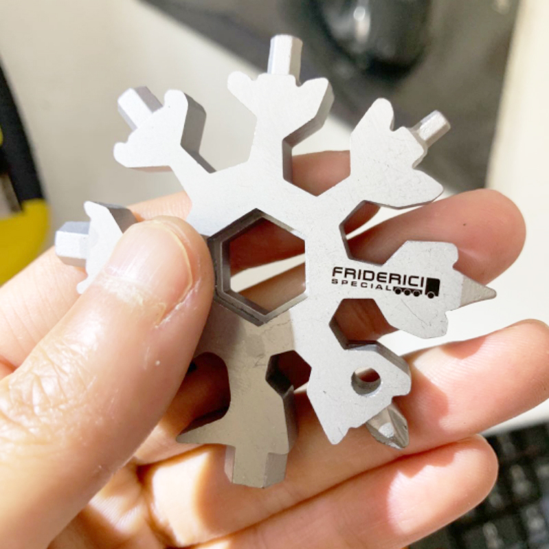 Laser logo 18 in 1 snowflake multi pocket tool spanner hex wrench multifunction multipurpose camp survive outdoor hike keyring
