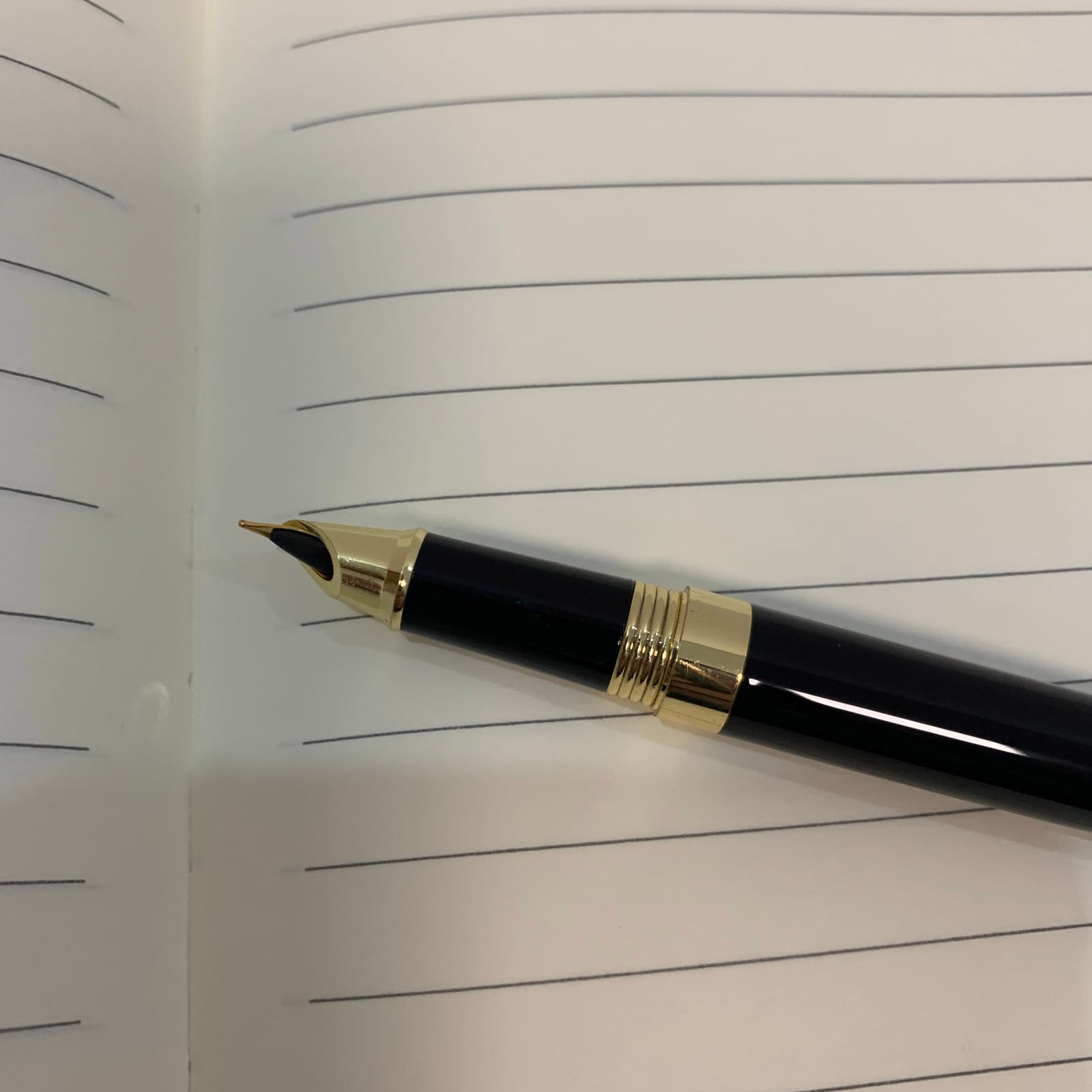 Stylo plume à encre en métal pour hommes d'affaires, design personnalisé, stylo cadeau d'écriture de luxe pour étudiants d'école - 1