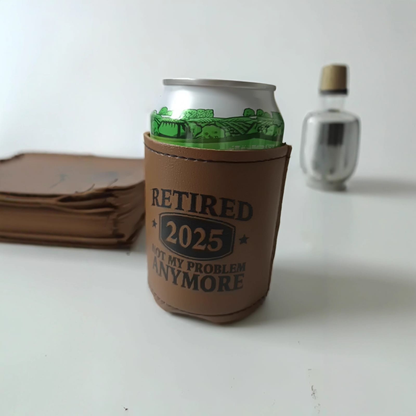 Custom logo Leather beer bottle sleeve waist-hanging can beverage bottle sleeve holder cooler