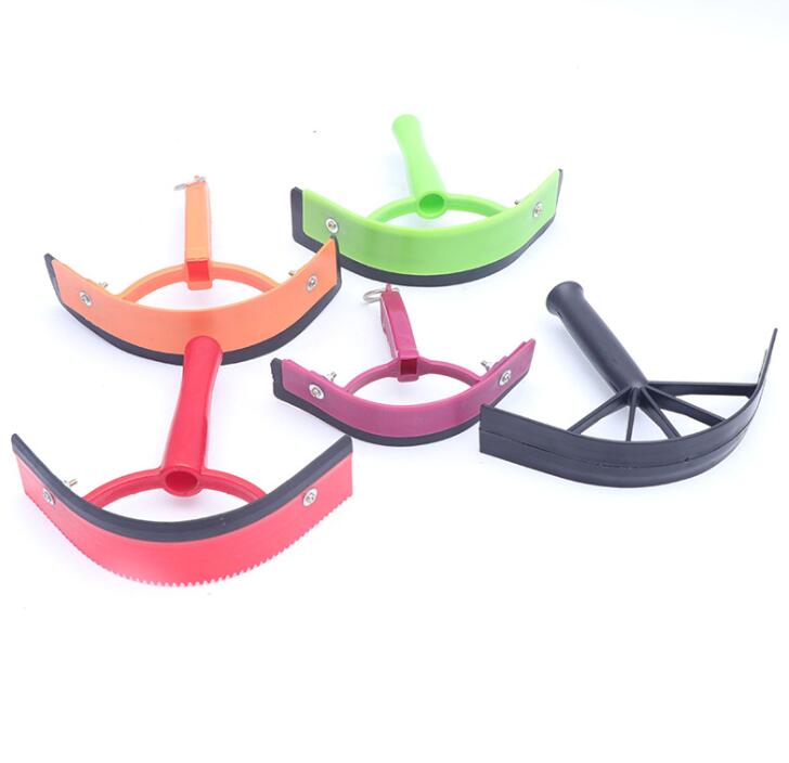 Round handled horse sweat scraping, horse bathing, cleaning, wiper, equestrian equipment